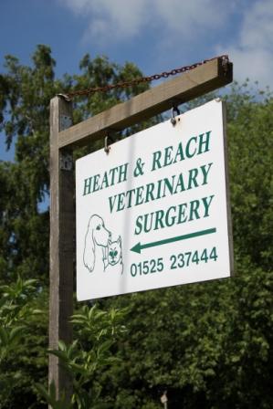 Heath & Reach Veterinary Surgery sign